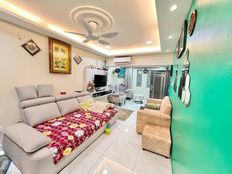 1-storey Terraced House for Sale in Taman Medan (Petaling Jaya) - Mohammad Din Majid - Living Room - PropertyGuru.com.my