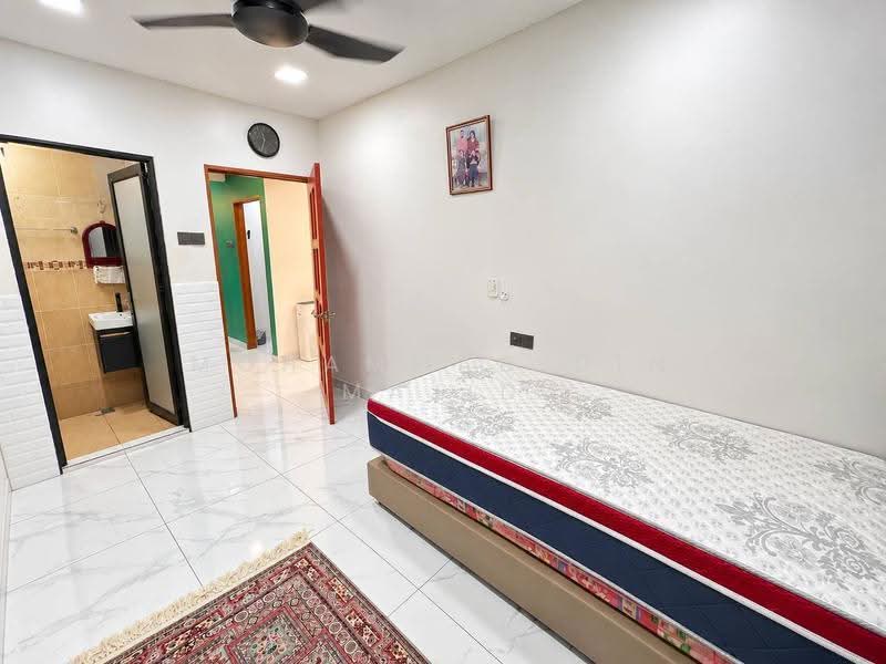 1-storey Terraced House for Sale in Taman Medan (Petaling Jaya) - Mohammad Din Majid - Bathroom - PropertyGuru.com.my