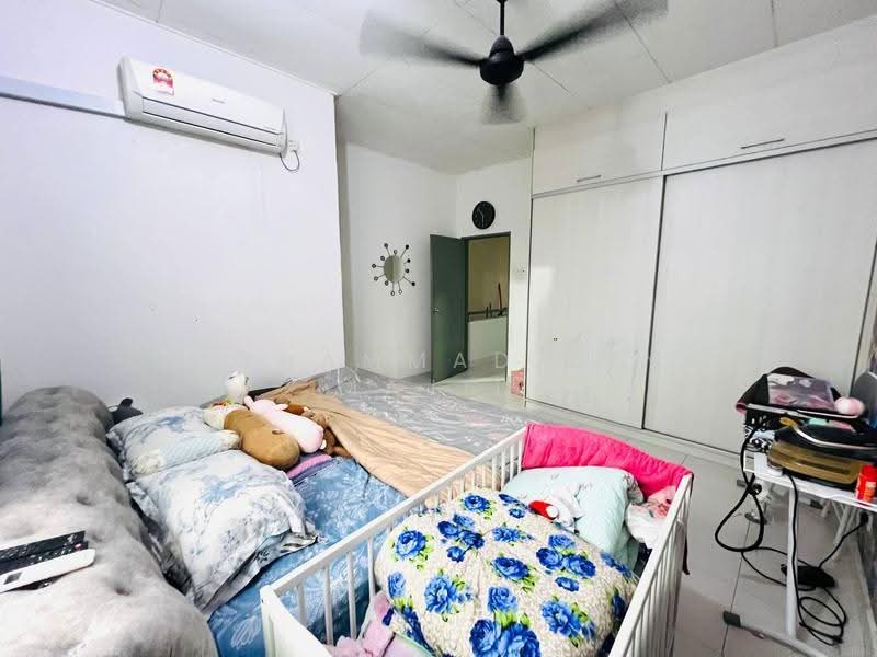 2-storey Terraced House for Sale in Seksyen 33 (Shah Alam) - Mohammad Din Majid - Bedroom - PropertyGuru.com.my