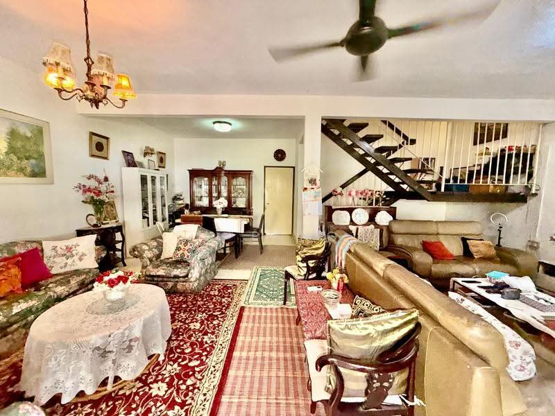 2-storey Terraced House for Sale in Taman Tun Dr Ismail (Kuala Lumpur) - Yin Peng . - Living Room - PropertyGuru.com.my