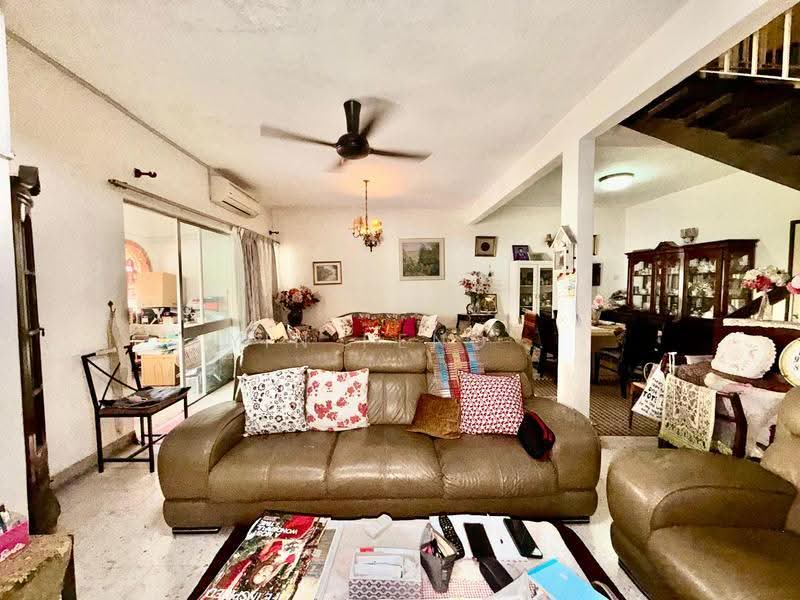 2-storey Terraced House for Sale in Taman Tun Dr Ismail (Kuala Lumpur) - Yin Peng . - Living Room - PropertyGuru.com.my