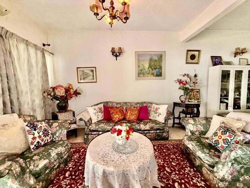 2-storey Terraced House for Sale in Taman Tun Dr Ismail (Kuala Lumpur) - Yin Peng . - Living Room - PropertyGuru.com.my