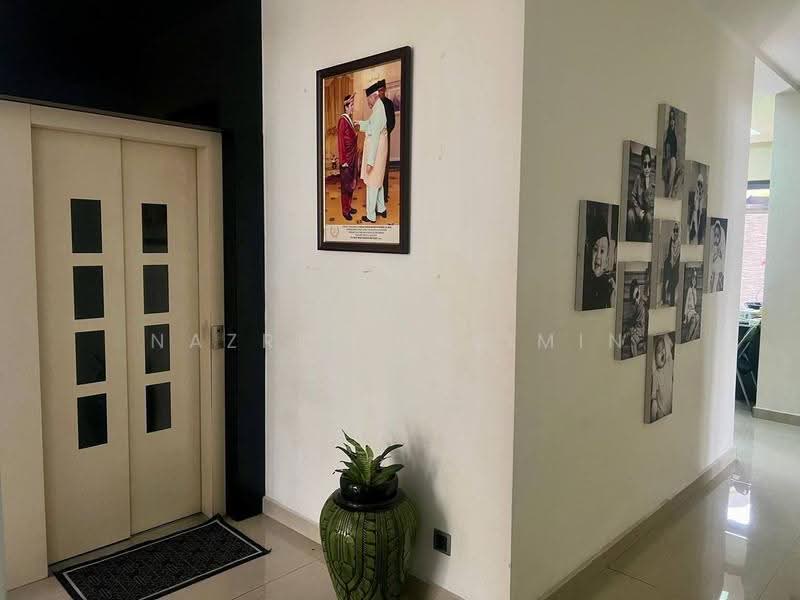 Bungalow House for Sale in Bukit Rahman Putra (Sungai Buloh) - Nazrin Hakimin - Entrance - PropertyGuru.com.my