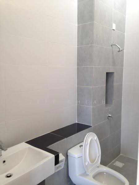 2-storey Terraced House for Sale in Eco Majestic (Semenyih) - Jeff Cheah - Bathroom - PropertyGuru.com.my