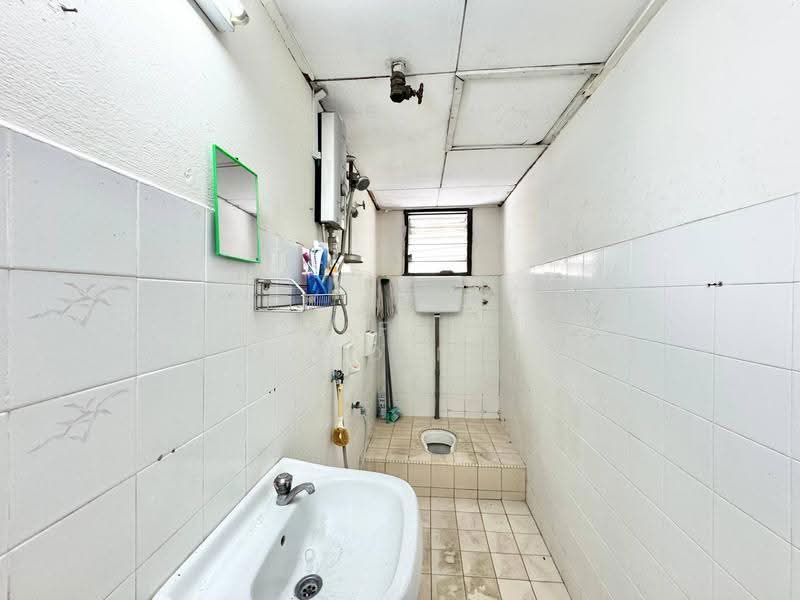Apartment for Sale at Subang Perdana Goodyear Court 6 - Norhafiz Bin Mohd Nor - Bathroom - PropertyGuru.com.my
