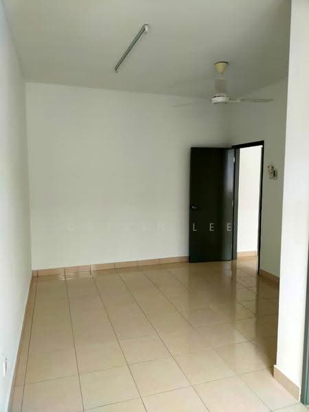 2-storey Terraced House for Rent in Bandar Dato Onn (Tebrau) - Calvin Lee - Living Room - PropertyGuru.com.my