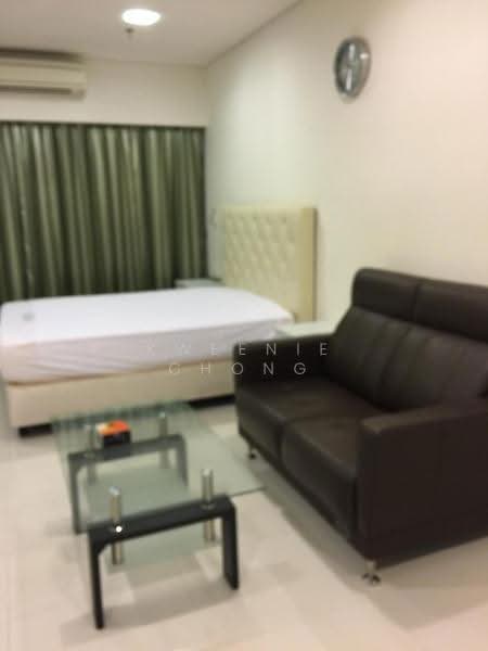 Kediaman Servis untuk Dijual di Mercu Summer Suites - Kweenie Chong - Living Room - PropertyGuru.com.my