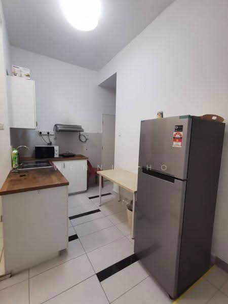 Kediaman Servis untuk Dijual di Skypod Residence - Wennie Ho - Kitchen - PropertyGuru.com.my