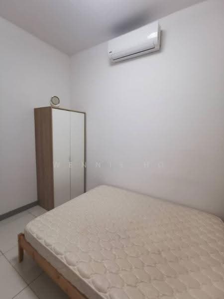Kediaman Servis untuk Dijual di Skypod Residence - Wennie Ho - Bedroom - PropertyGuru.com.my