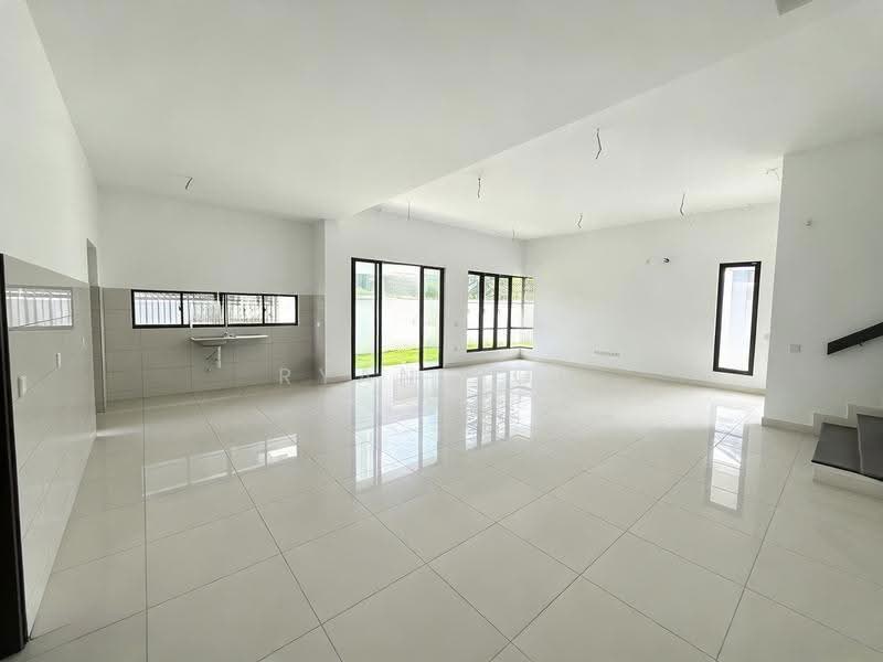 Rumah Berkembar untuk Dijual di Denai Alam (Shah Alam) - Ryan Soo - Living Room - PropertyGuru.com.my