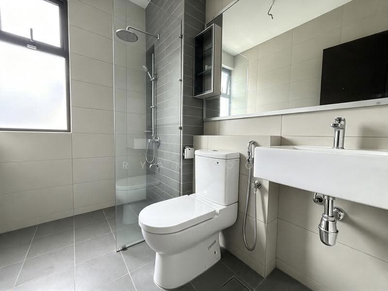 Rumah Berkembar untuk Dijual di Denai Alam (Shah Alam) - Ryan Soo - Bathroom - PropertyGuru.com.my