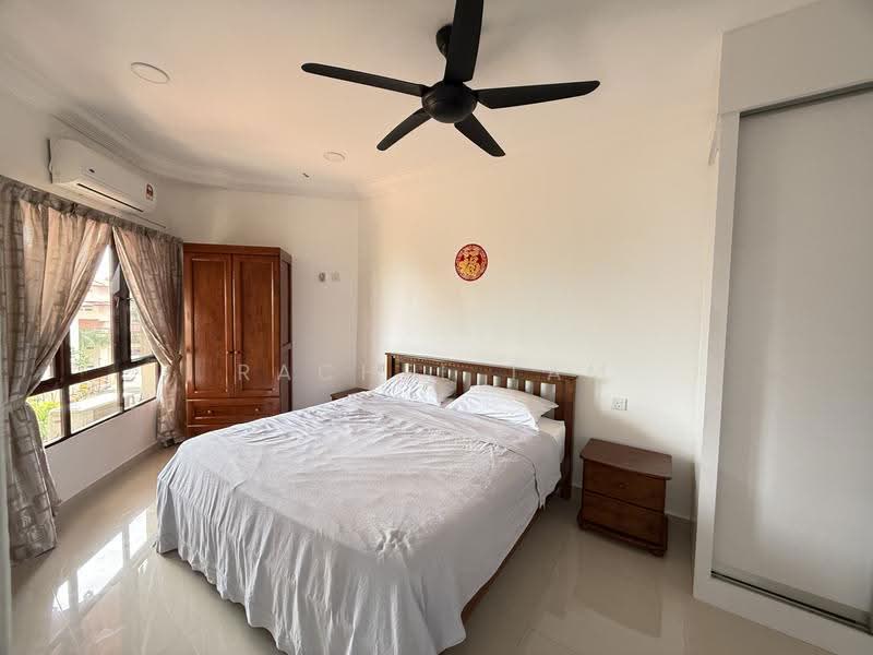 Kondominium untuk Disewa di Kuantan Tembeling Resort - Rachel Tam - Bedroom - PropertyGuru.com.my