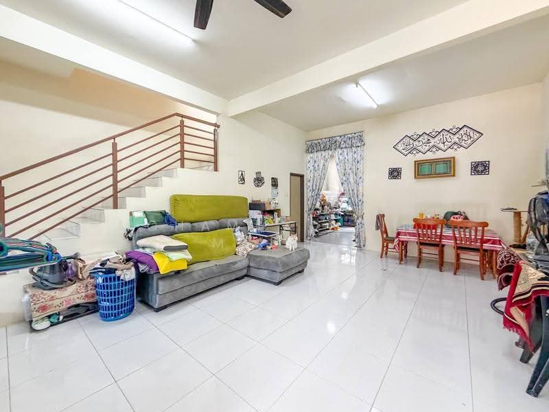 2-storey Terraced House for Sale in Seksyen 32 (Shah Alam) - Mohammad Din Majid - Living Room - PropertyGuru.com.my
