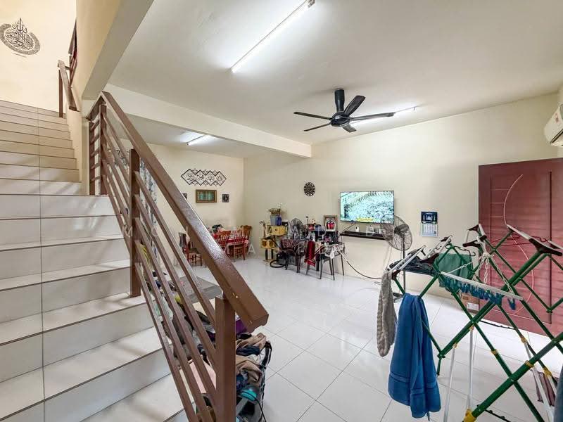 2-storey Terraced House for Sale in Seksyen 32 (Shah Alam) - Mohammad Din Majid - Living Room - PropertyGuru.com.my