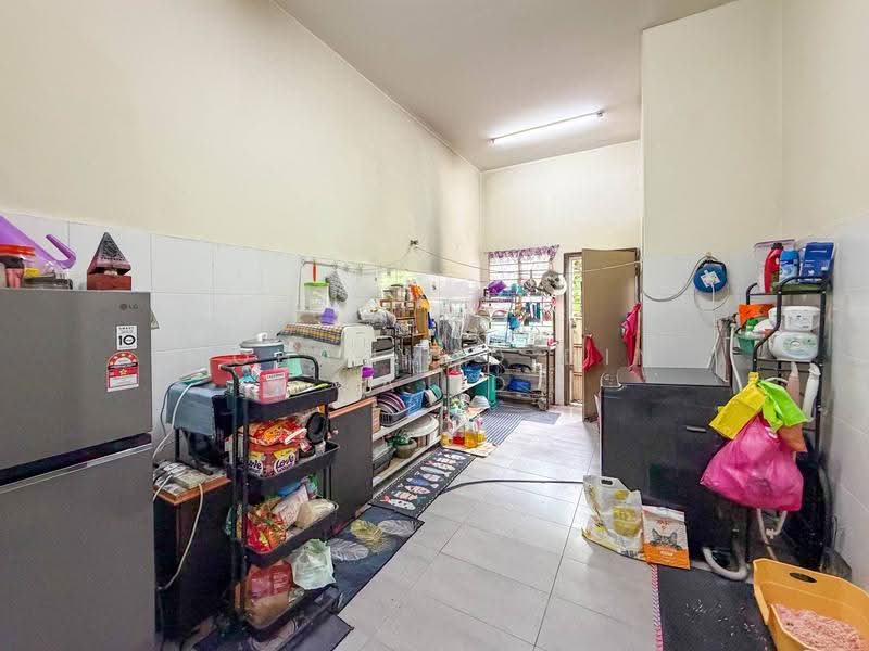 2-storey Terraced House for Sale in Seksyen 32 (Shah Alam) - Mohammad Din Majid - Kitchen - PropertyGuru.com.my