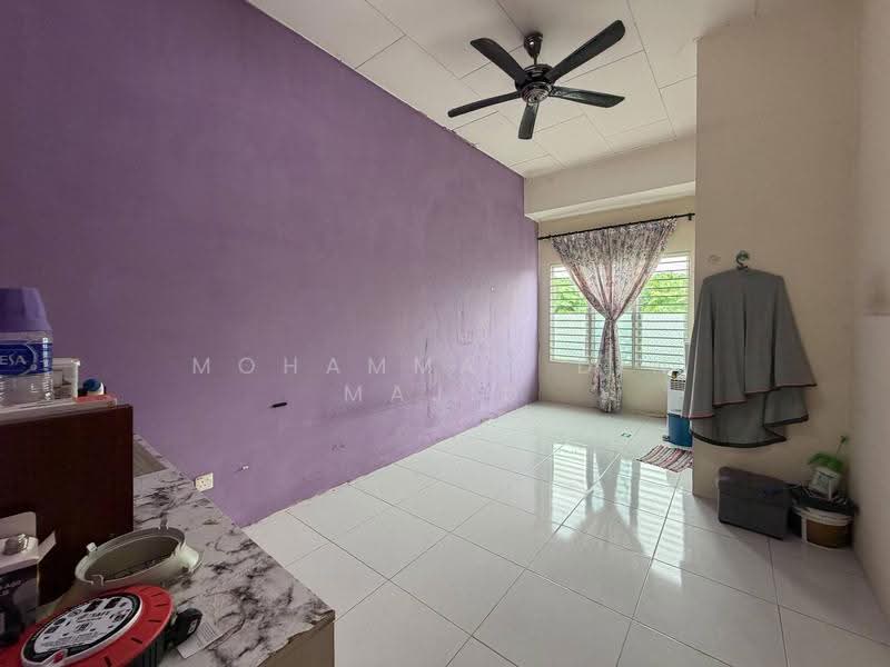 2-storey Terraced House for Sale in Seksyen 32 (Shah Alam) - Mohammad Din Majid - Living Room - PropertyGuru.com.my