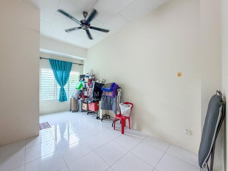 2-storey Terraced House for Sale in Seksyen 32 (Shah Alam) - Mohammad Din Majid - Living Room - PropertyGuru.com.my