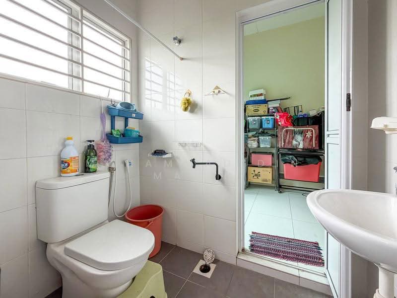 2-storey Terraced House for Sale in Seksyen 32 (Shah Alam) - Mohammad Din Majid - Bathroom - PropertyGuru.com.my