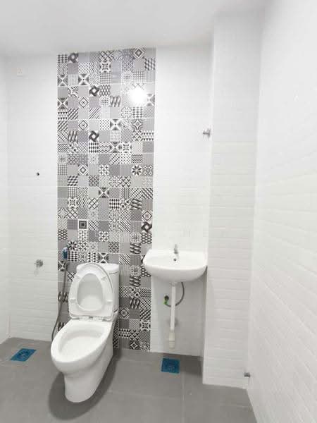 Bungalow House for Sale in Johor Bahru (Johor) - Evelyn Heng - Bathroom - PropertyGuru.com.my