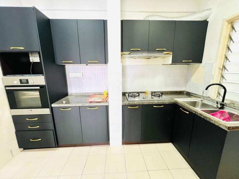 Kondominium untuk Dijual di Kristal Heights - Izzah Alias - Kitchen - PropertyGuru.com.my