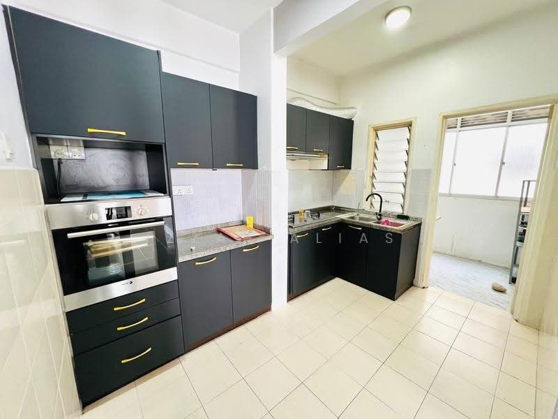 Kondominium untuk Dijual di Kristal Heights - Izzah Alias - Kitchen - PropertyGuru.com.my