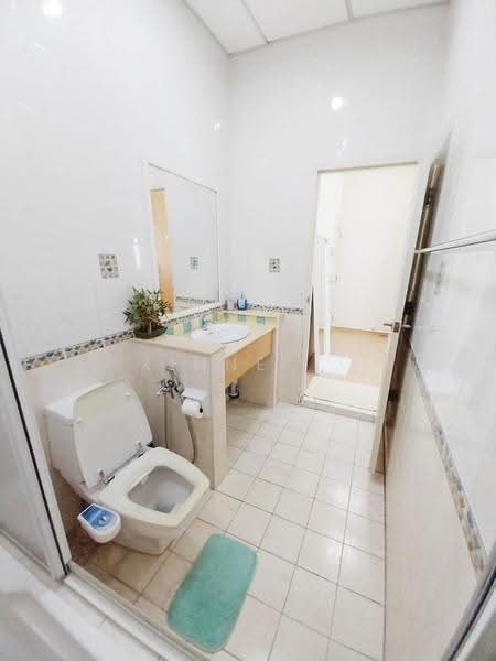 Kondominium untuk Dijual di Tanjung Park Condominium - Xinnee . - Bathroom - PropertyGuru.com.my