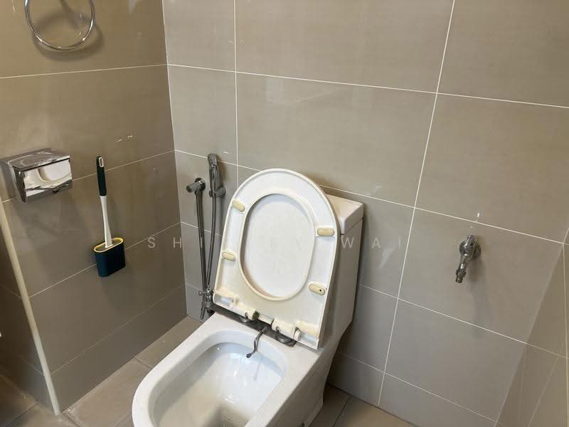 Kondominium untuk Disewa di Endah Regal Condominium - Shirley Wai - Bathroom - PropertyGuru.com.my