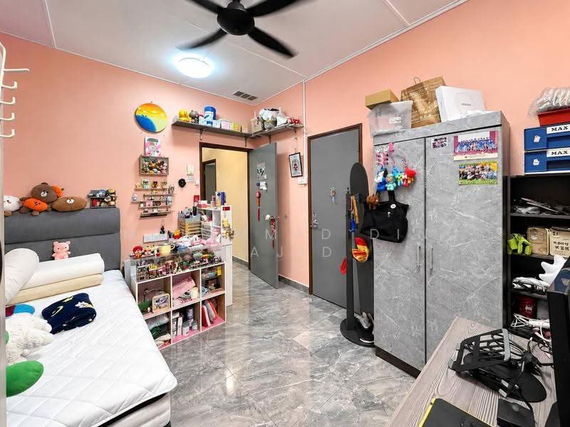2-storey Terraced House for Sale in Bandar Country Homes (Rawang) - Mohammad Din Majid - Bedroom - PropertyGuru.com.my