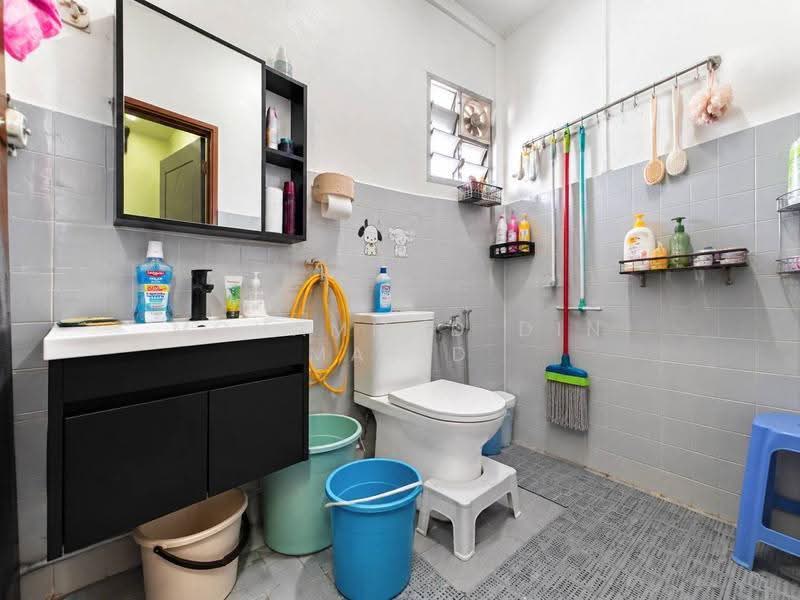 2-storey Terraced House for Sale in Bandar Country Homes (Rawang) - Mohammad Din Majid - Bathroom - PropertyGuru.com.my