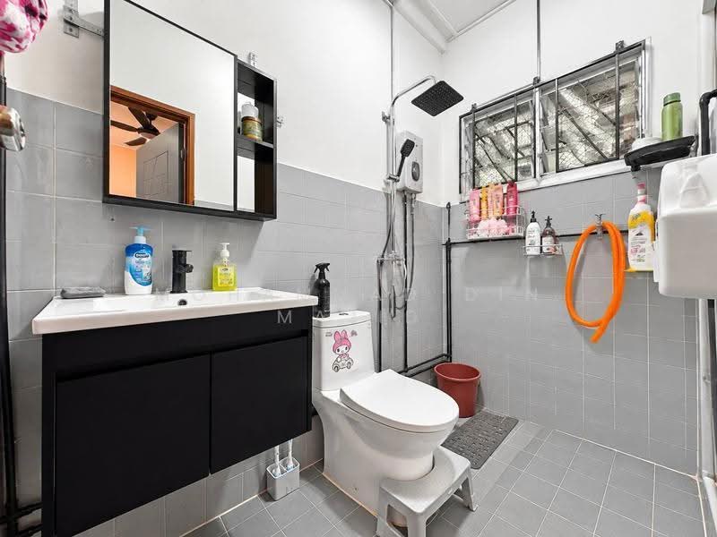 2-storey Terraced House for Sale in Bandar Country Homes (Rawang) - Mohammad Din Majid - Bathroom - PropertyGuru.com.my