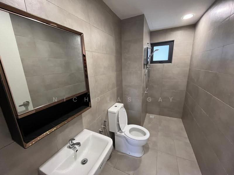 Kediaman Servis untuk Dijual di Savio @ Riana Dutamas - Nicholas Gay - Bathroom - PropertyGuru.com.my