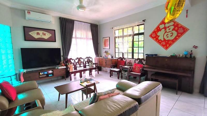 Rumah Teres 2-Tingkat untuk Dijual di Taman Molek (Johor Bahru) - Karl Lim - Living Room - PropertyGuru.com.my