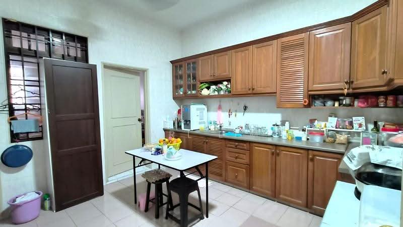 Rumah Teres 2-Tingkat untuk Dijual di Taman Molek (Johor Bahru) - Karl Lim - Kitchen - PropertyGuru.com.my