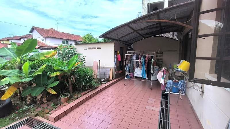 Rumah Teres 2-Tingkat untuk Dijual di Taman Molek (Johor Bahru) - Karl Lim - Exterior - PropertyGuru.com.my