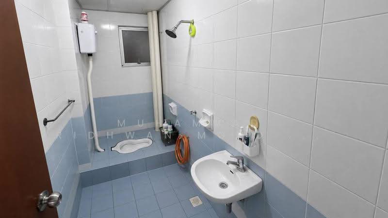 Apartment for Sale at Pangsapuri Anggerik Indah - Muhammad Ridhwan Mohd Huzairi - Bathroom - PropertyGuru.com.my