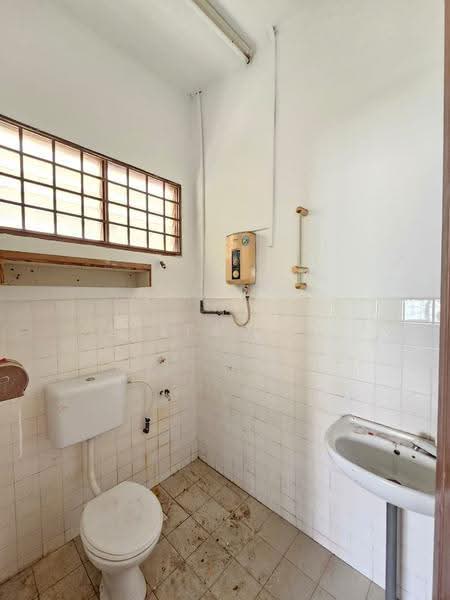 1-storey Terraced House for Sale in Skudai (Johor) - Stefan Yu - Bathroom - PropertyGuru.com.my