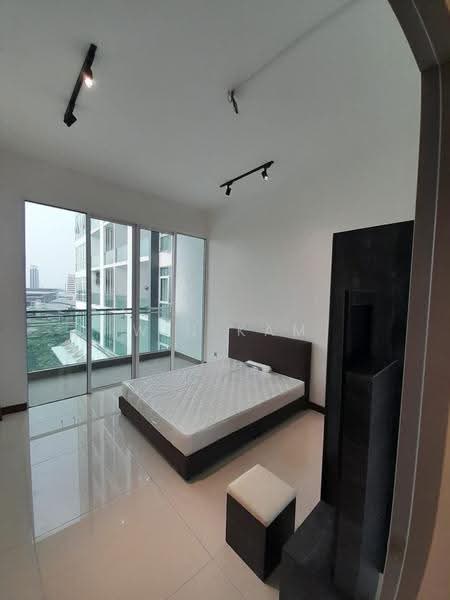 Service Residence for Sale at Paragon Suites @ CIQ - Win Kam - Bedroom - PropertyGuru.com.my