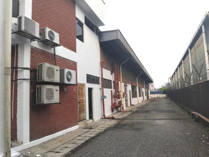 Kilang untuk Disewa di Seksyen 33 (Shah Alam) - Kenix Lee - Exterior - PropertyGuru.com.my