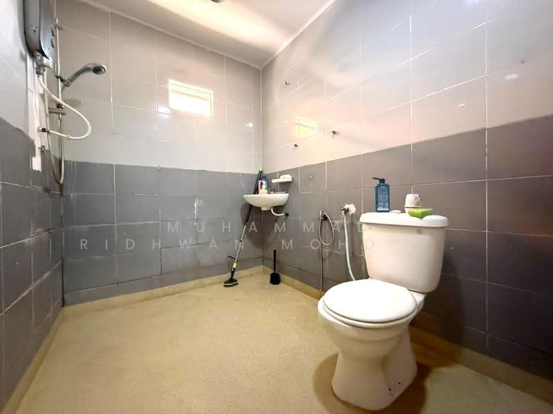 Rumah Teres 2-Tingkat untuk Dijual di Bandar Bukit Puchong (Puchong) - Muhammad Ridhwan Mohd Huzairi - Bathroom - PropertyGuru.com.my