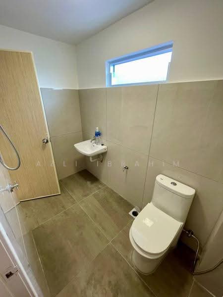 2-storey Terraced House for Sale in Bandar Mahkota Cheras (Cheras) - Azli Ibrahim - Bathroom - PropertyGuru.com.my