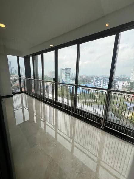 Kediaman Servis untuk Disewa di The Astaka @ 1 Bukit Senyum - Phang Elainne - Balcony - PropertyGuru.com.my