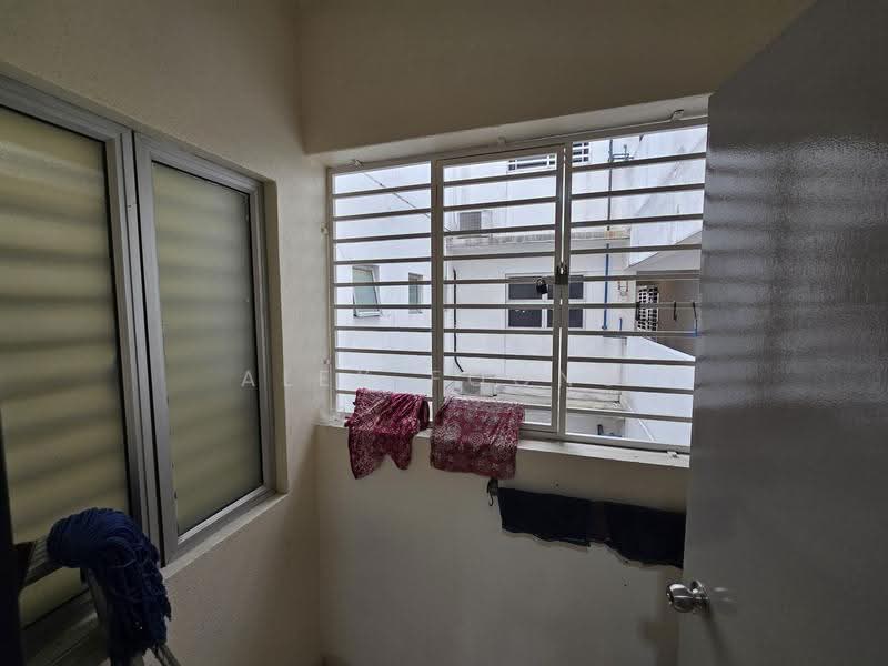 Kondominium untuk Disewa di Casa Idaman - Alex Foong - Balcony - PropertyGuru.com.my