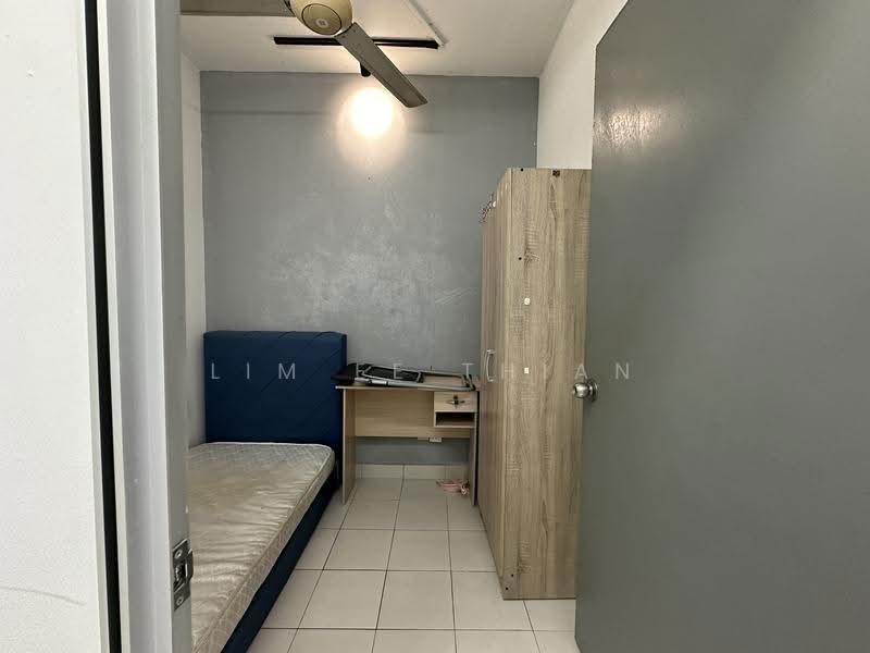 Apartment for Sale at Mentari Court - Lim Ee Thian - Bedroom - PropertyGuru.com.my
