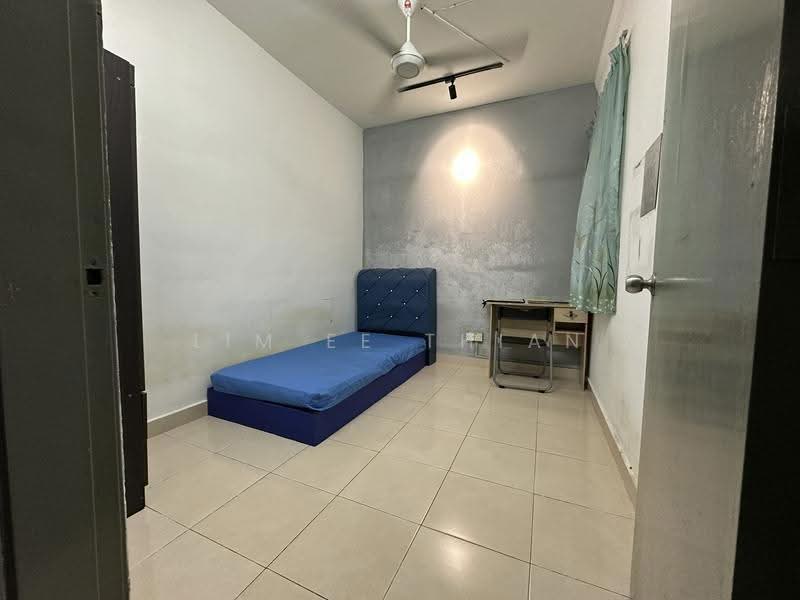 Apartment for Sale at Mentari Court - Lim Ee Thian - Bedroom - PropertyGuru.com.my