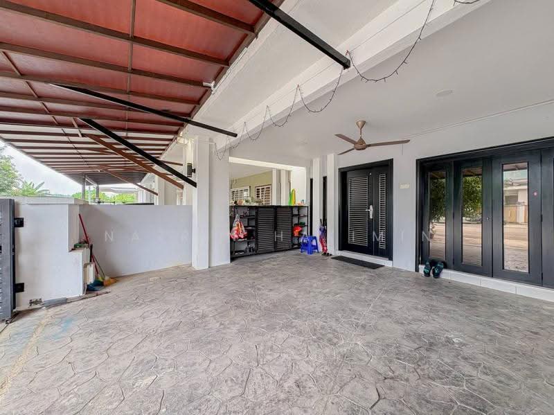 2-storey Terraced House for Sale in Seksyen 33 (Shah Alam) - Nazrin Hakimin - Exterior - PropertyGuru.com.my