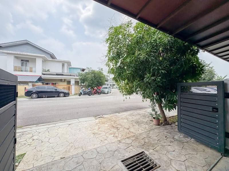 2-storey Terraced House for Sale in Seksyen 33 (Shah Alam) - Nazrin Hakimin - Exterior - PropertyGuru.com.my