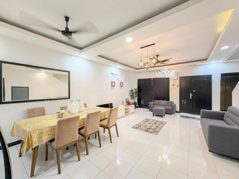 2-storey Terraced House for Sale in Seksyen 33 (Shah Alam) - Nazrin Hakimin - Dining Room - PropertyGuru.com.my