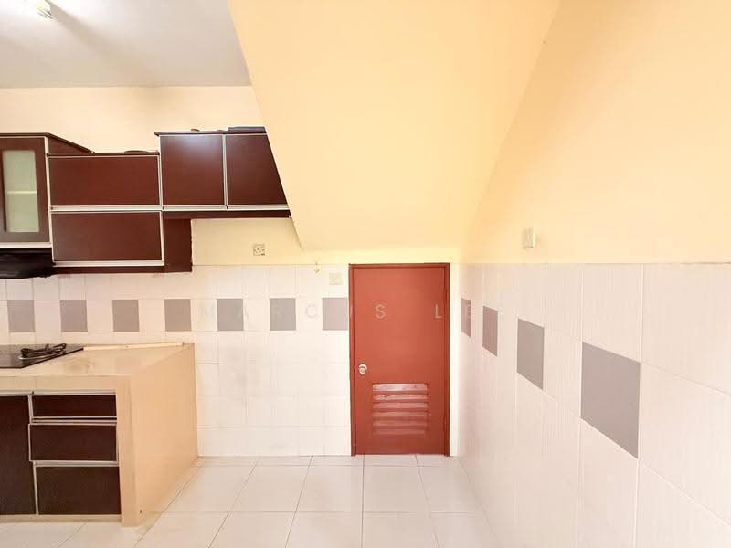 Rumah Bandar untuk Disewa di Batu Caves (Selangor) - Marcus Lee - Kitchen - PropertyGuru.com.my
