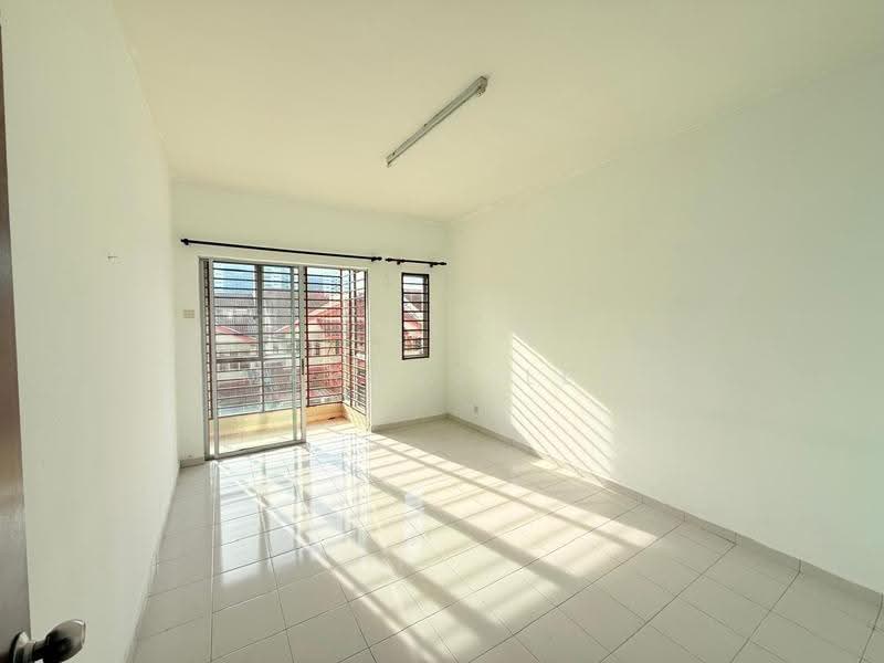 Rumah Bandar untuk Disewa di Batu Caves (Selangor) - Marcus Lee - Living Room - PropertyGuru.com.my