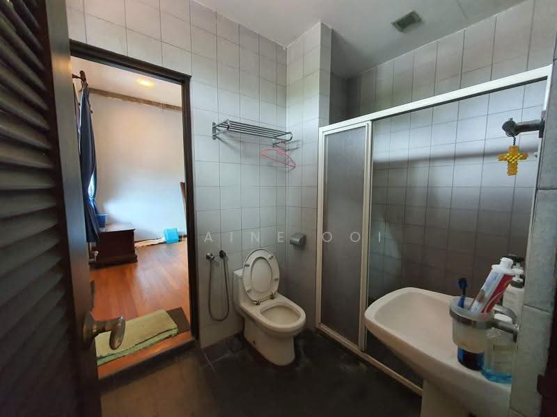 Semi-Detached House for Sale in Tanjung Bungah (Penang) - Elaine Ooi - Bathroom - PropertyGuru.com.my